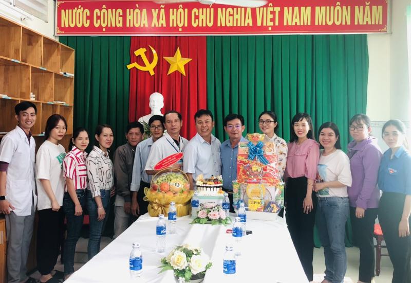 Hình ảnh thăm và chúc mừng
