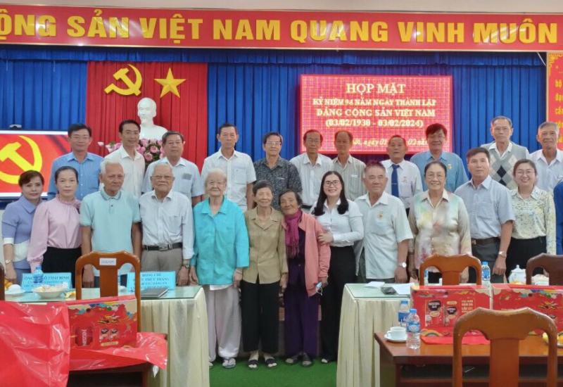 Hình ảnh buổi họp mặt