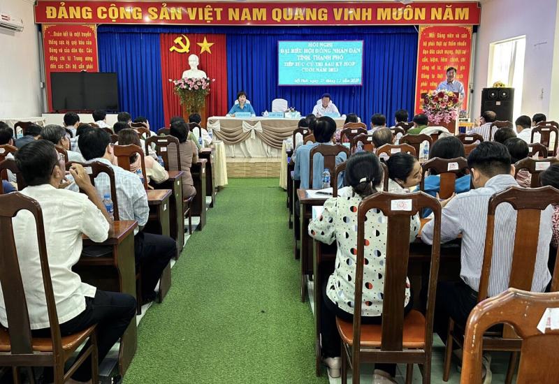 Hình ảnh buổi tiếp xúc cử tri